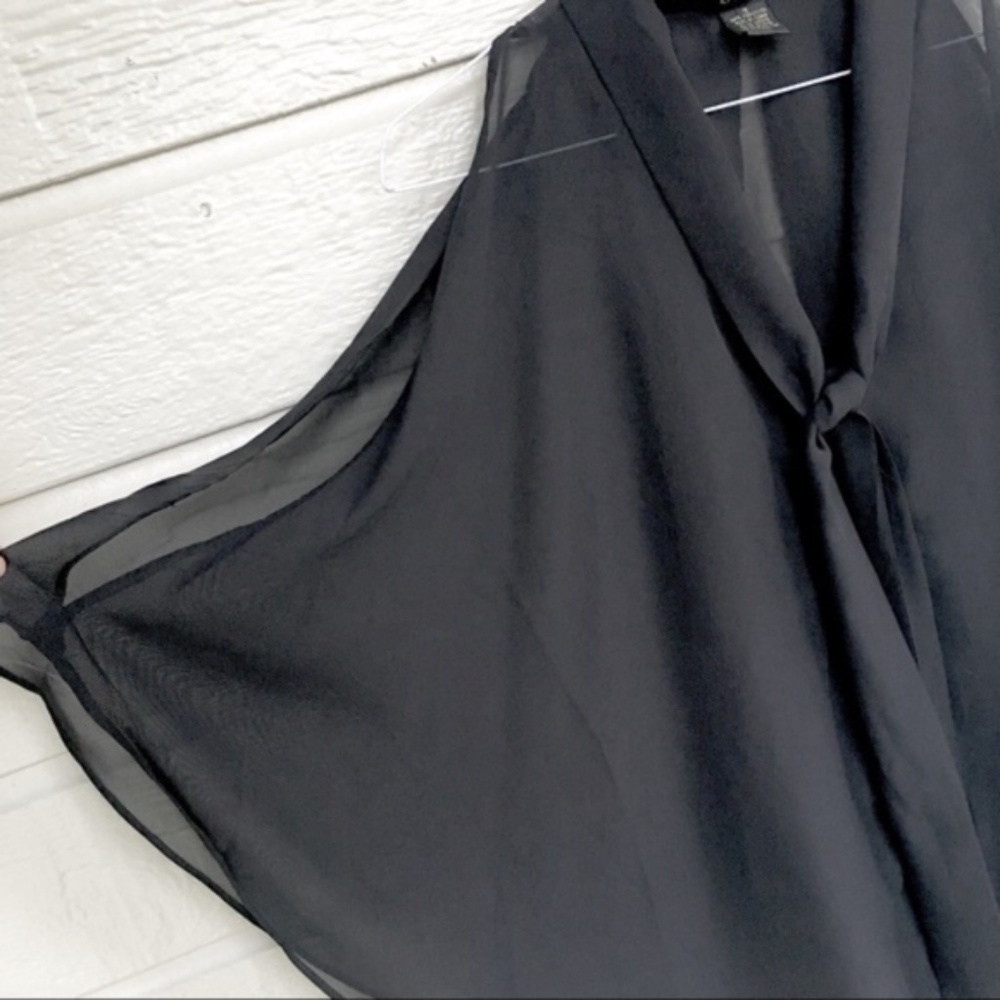 LA CLASS CHIFFON BUTTON DOWN BLOUSE - Picture 2 of 8